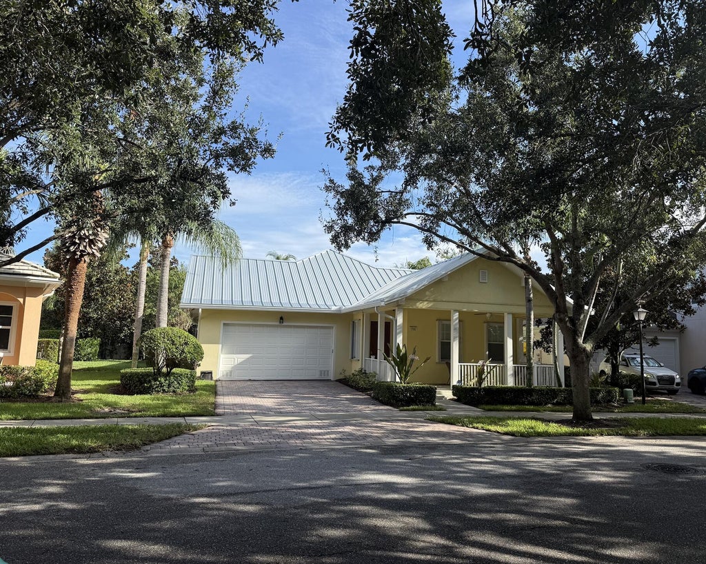 Photo of 1795 W Community Drive, Jupiter, FL 33458 (MLS # B26077294)