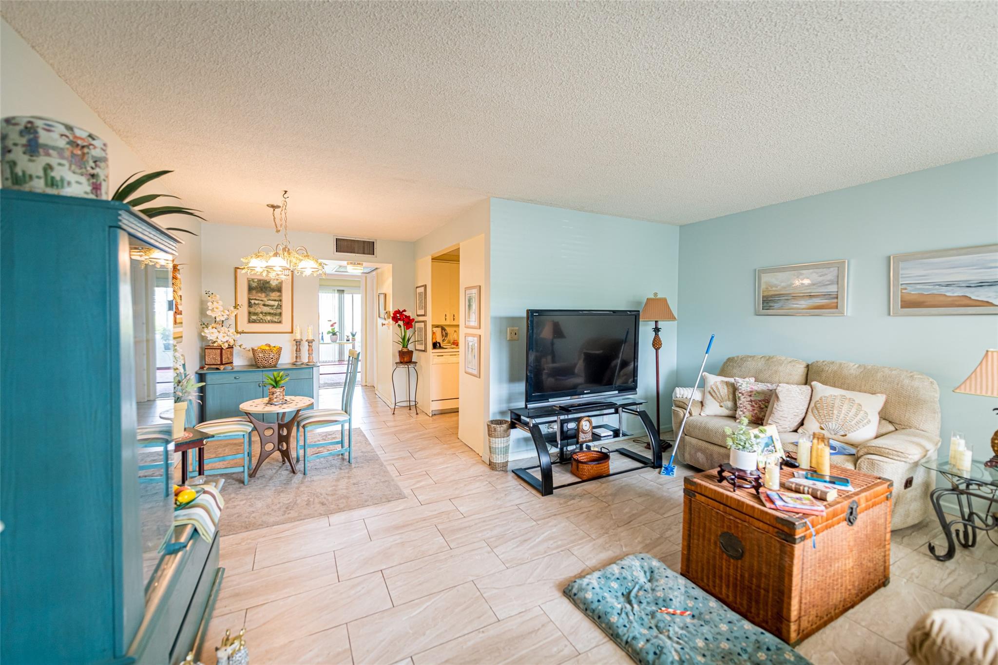 2905 Victoria Pl G1
