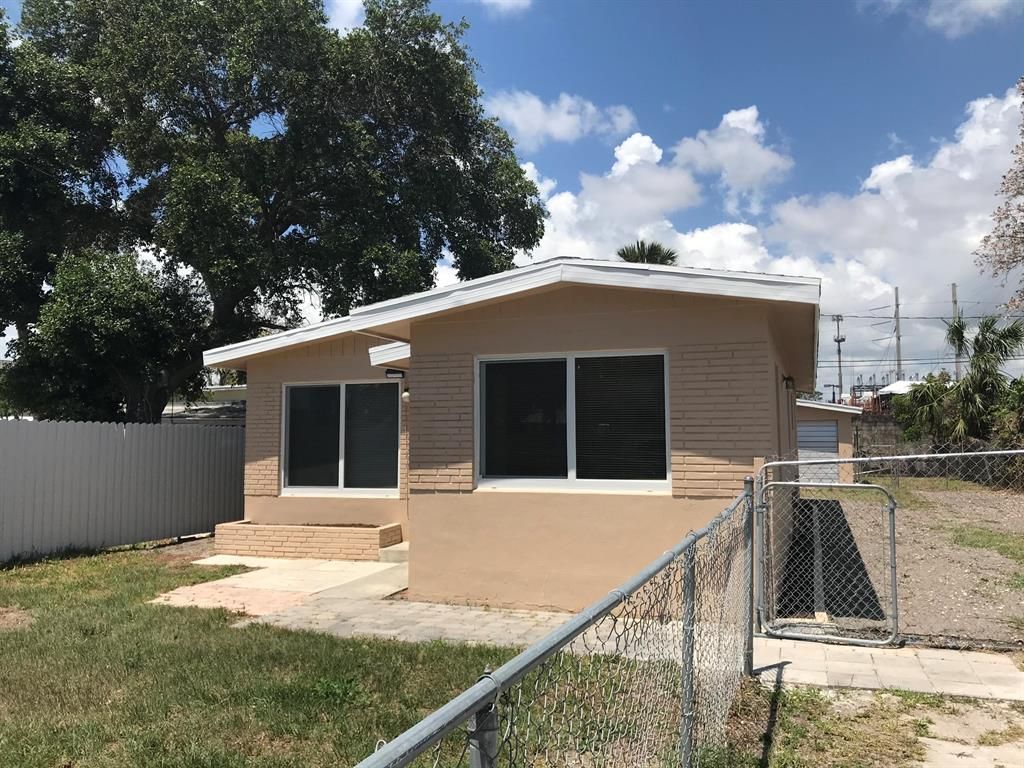 Photo of 115 S Price Street St, Lake Worth Beach, FL 33461 (MLS # R10713863)