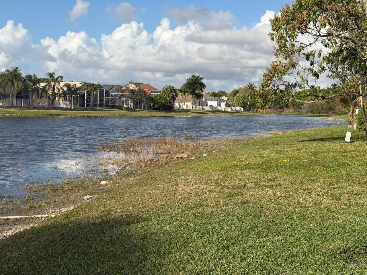 THE FALLS - Residential