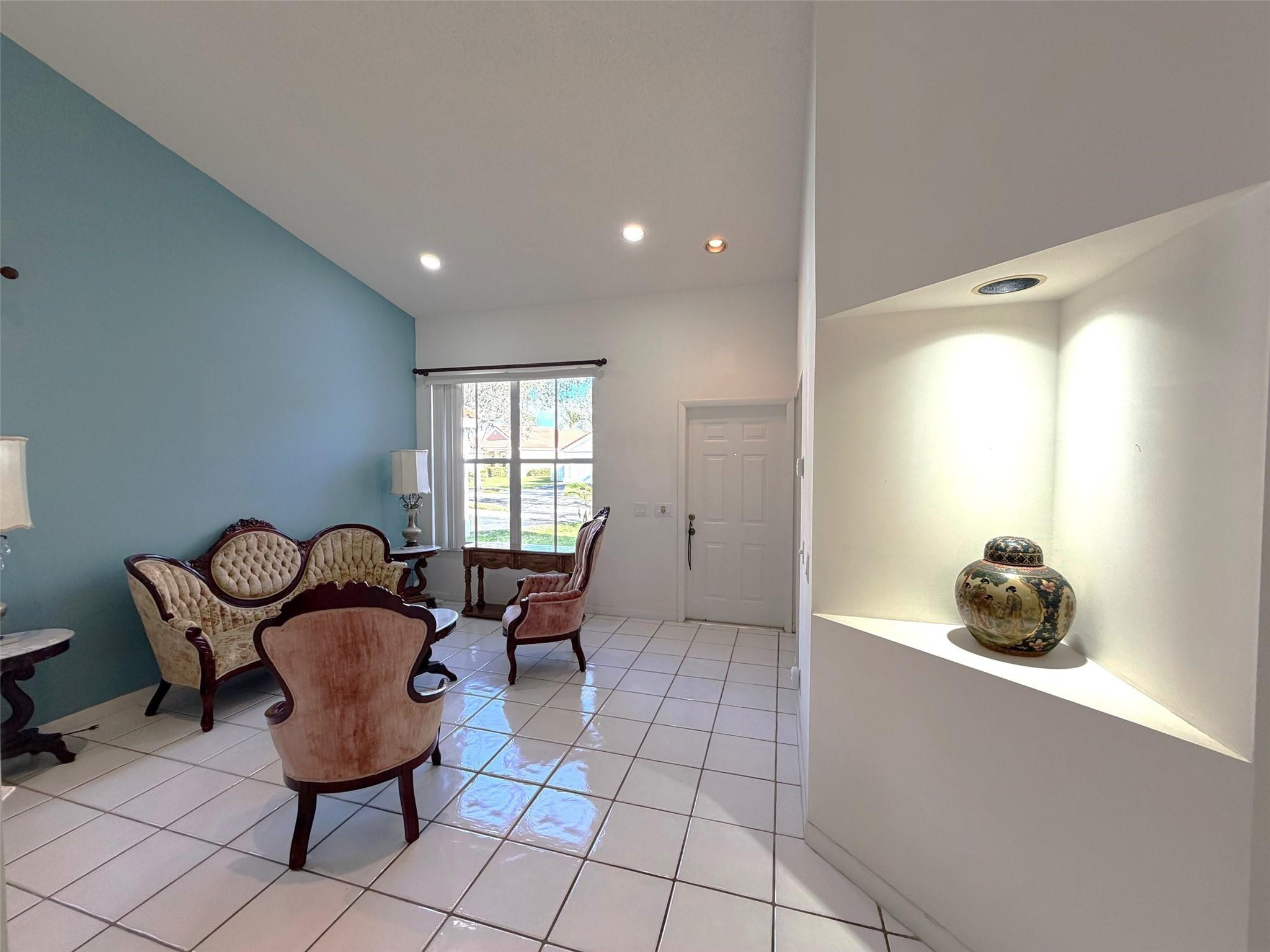 THE FALLS - Residential