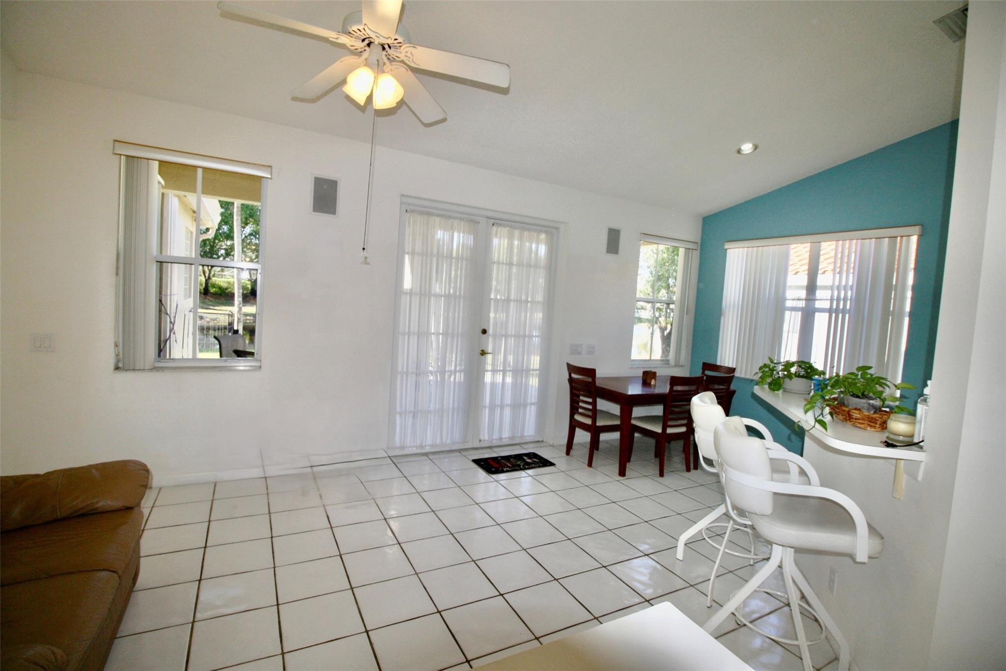 THE FALLS - Residential