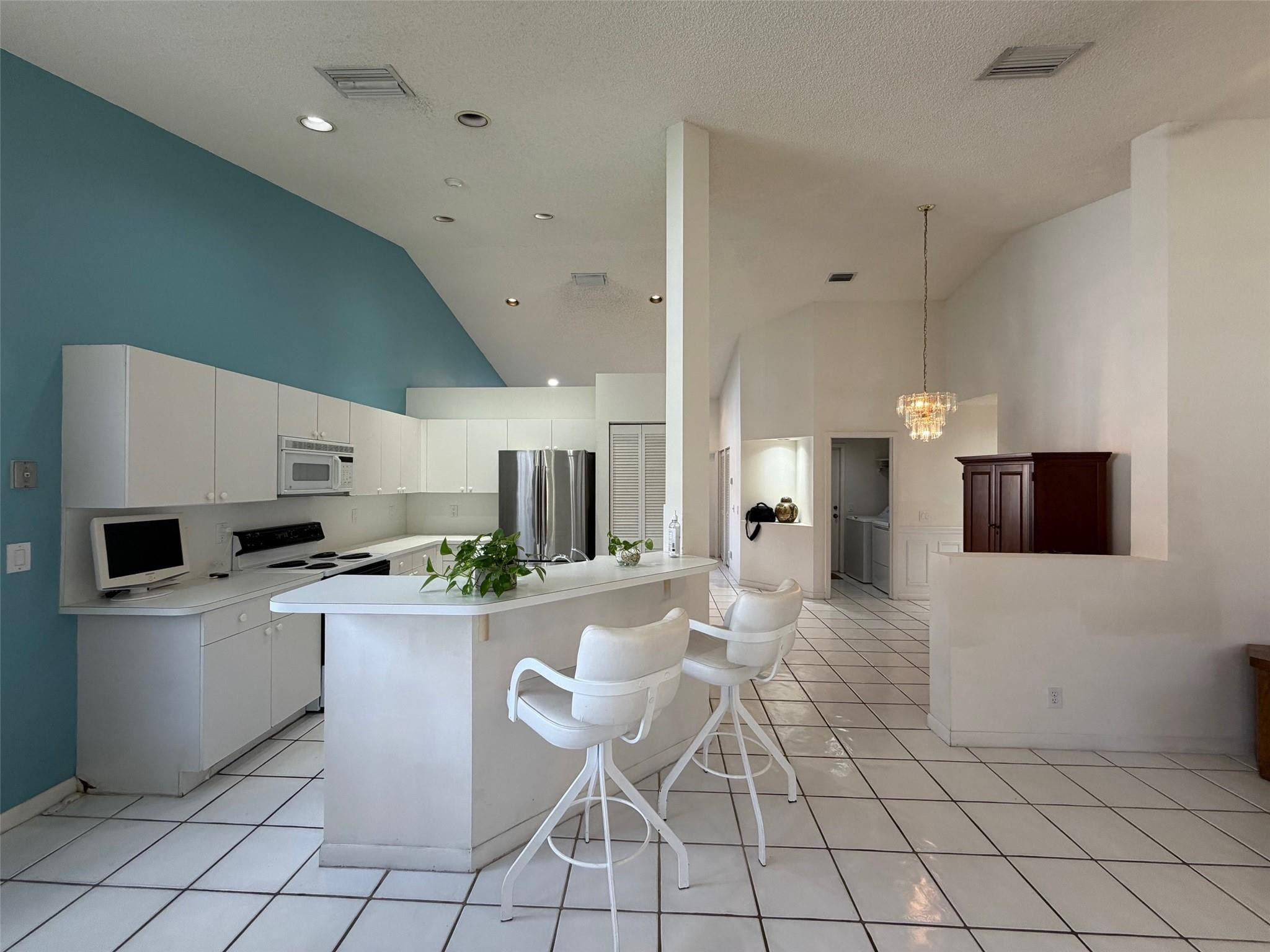 THE FALLS - Residential