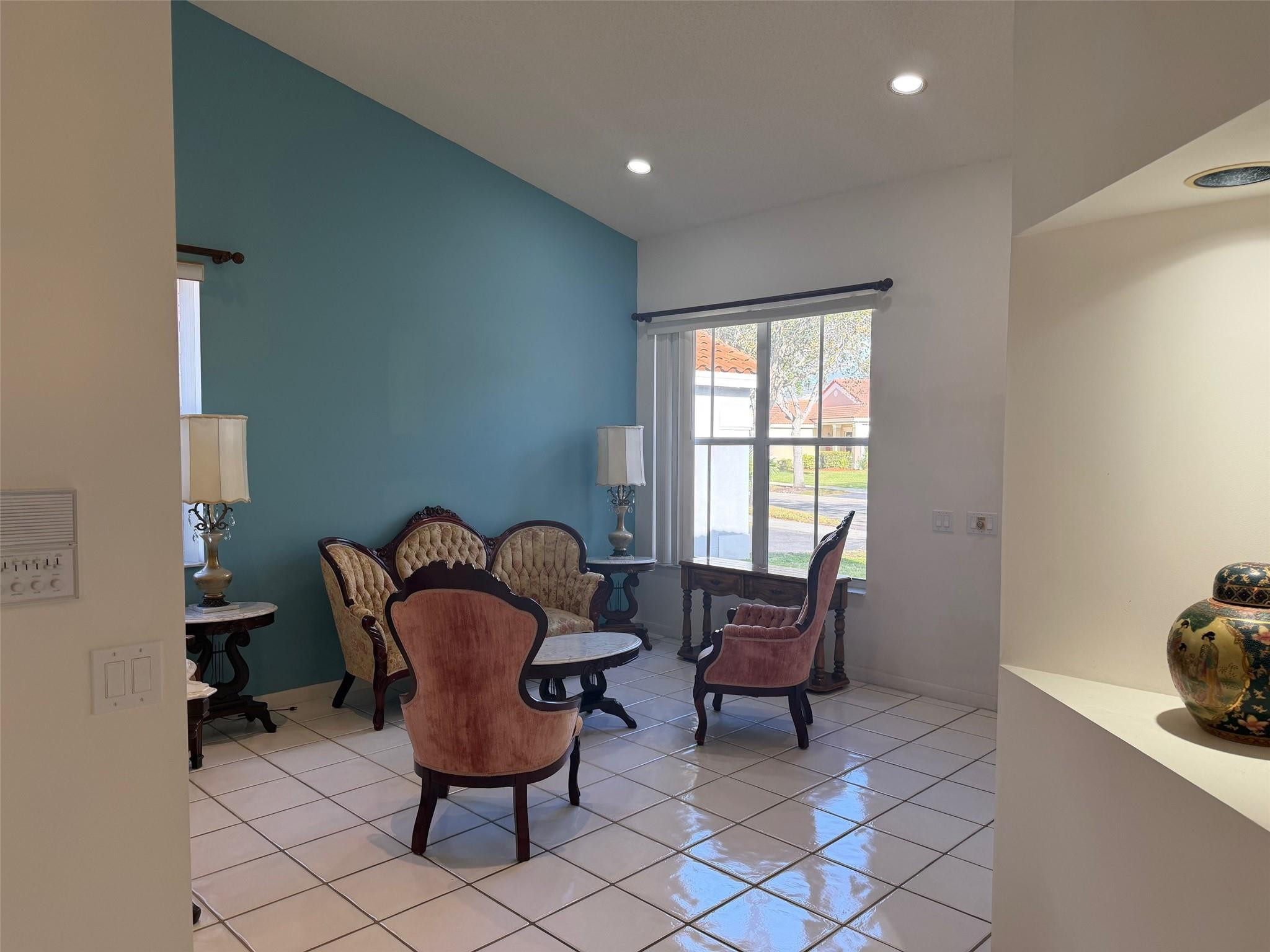 THE FALLS - Residential