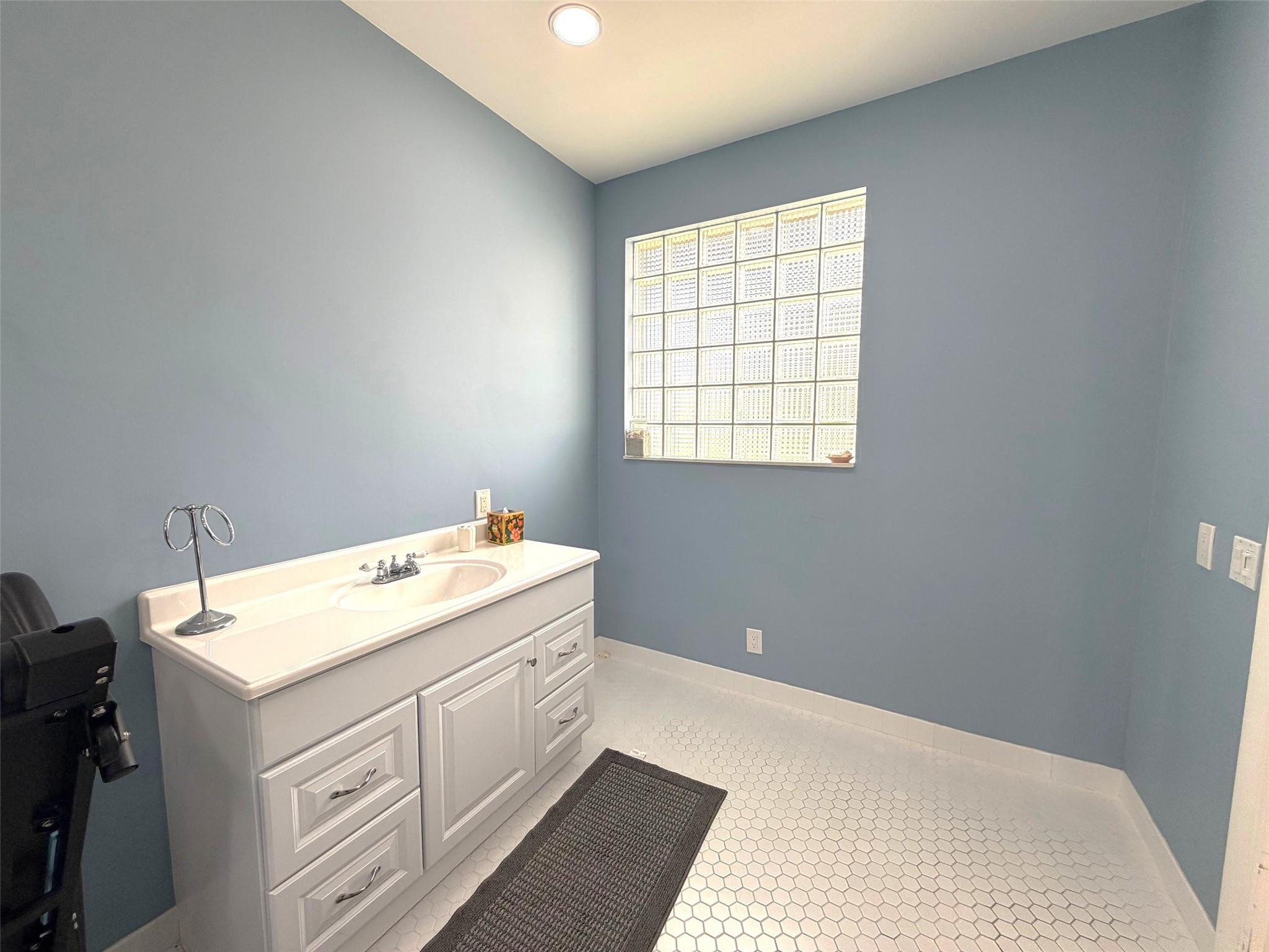 THE FALLS - Residential