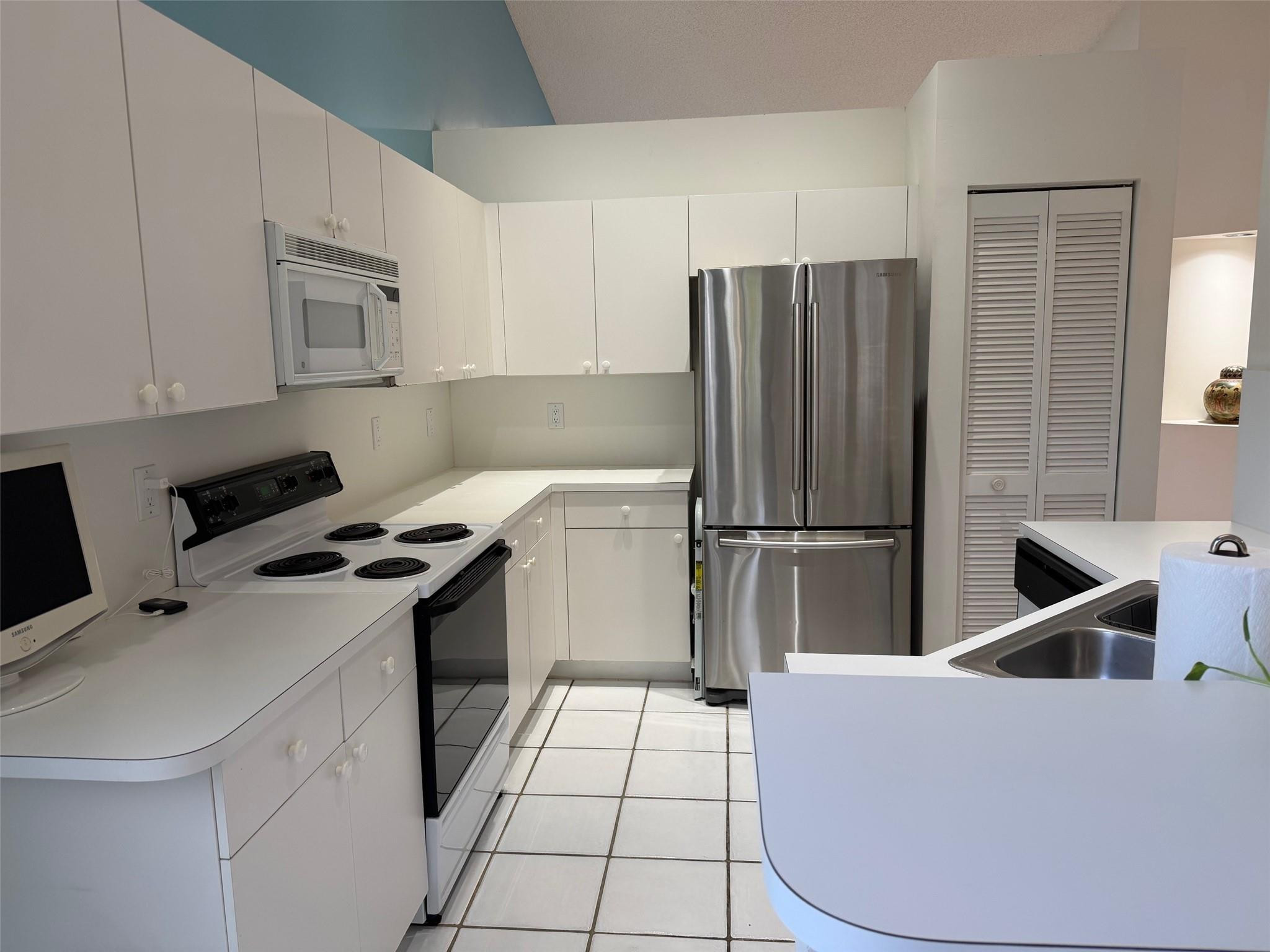 THE FALLS - Residential