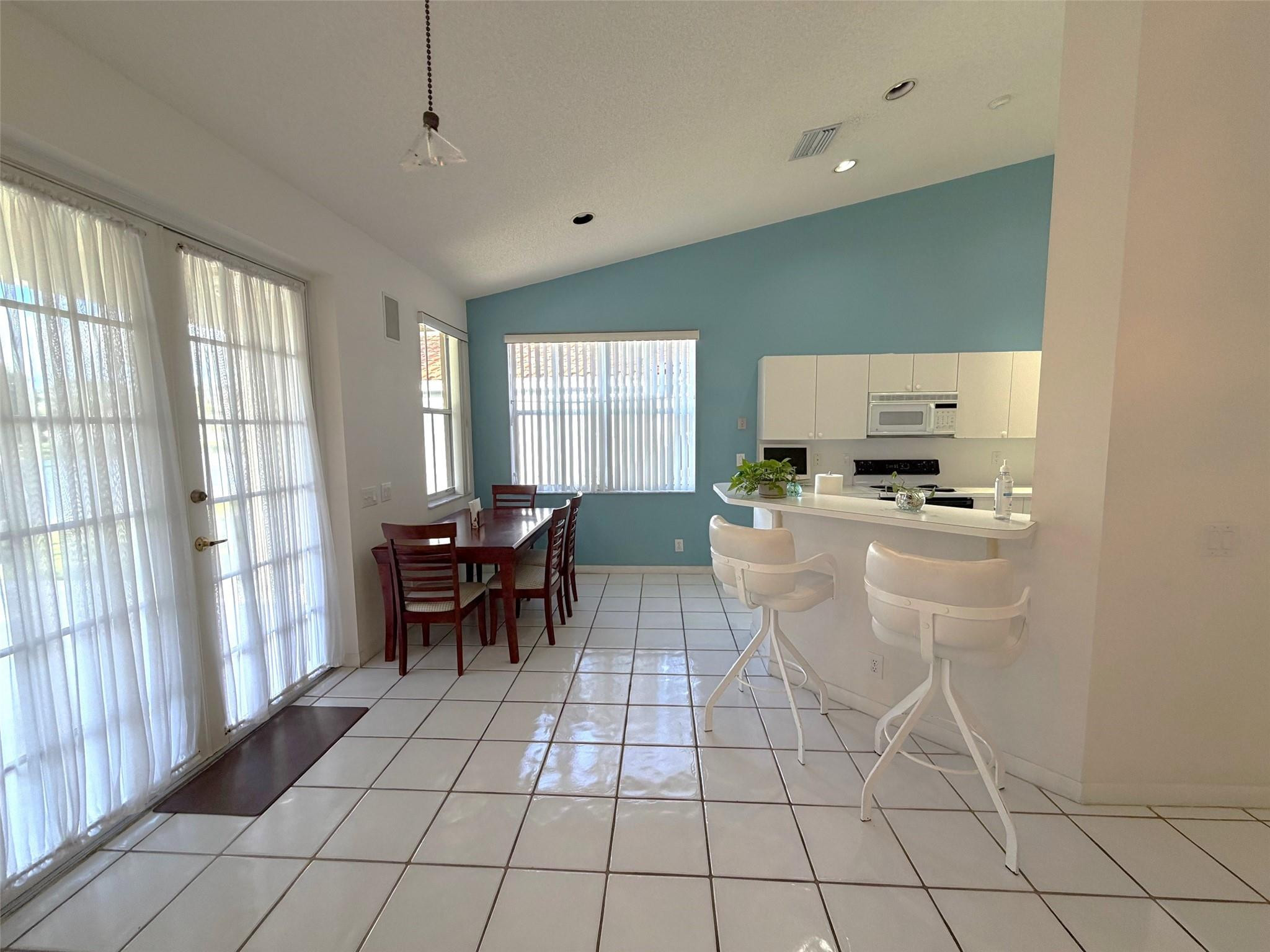 THE FALLS - Residential