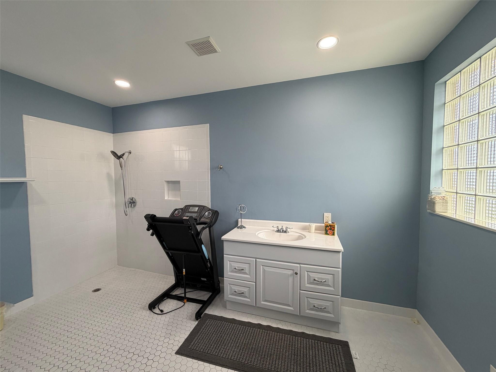 THE FALLS - Residential