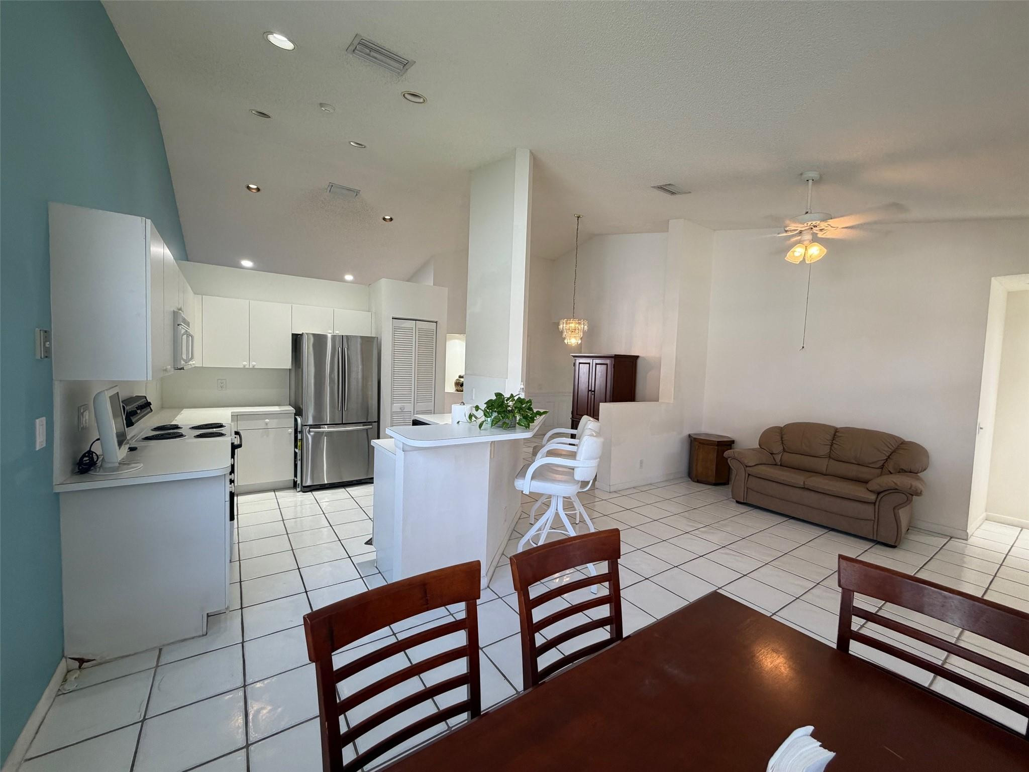 THE FALLS - Residential