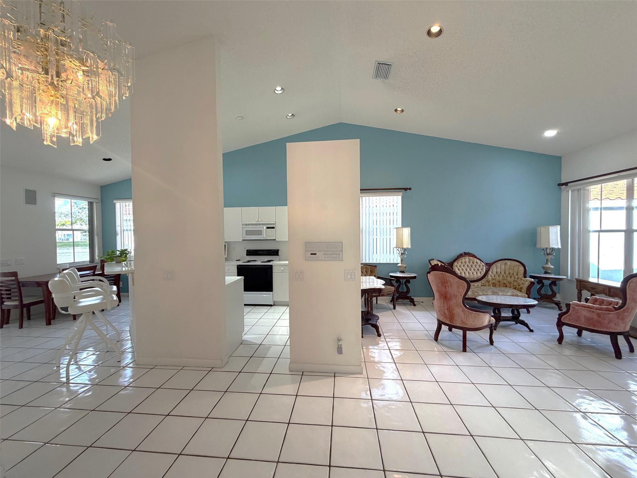 THE FALLS - Residential