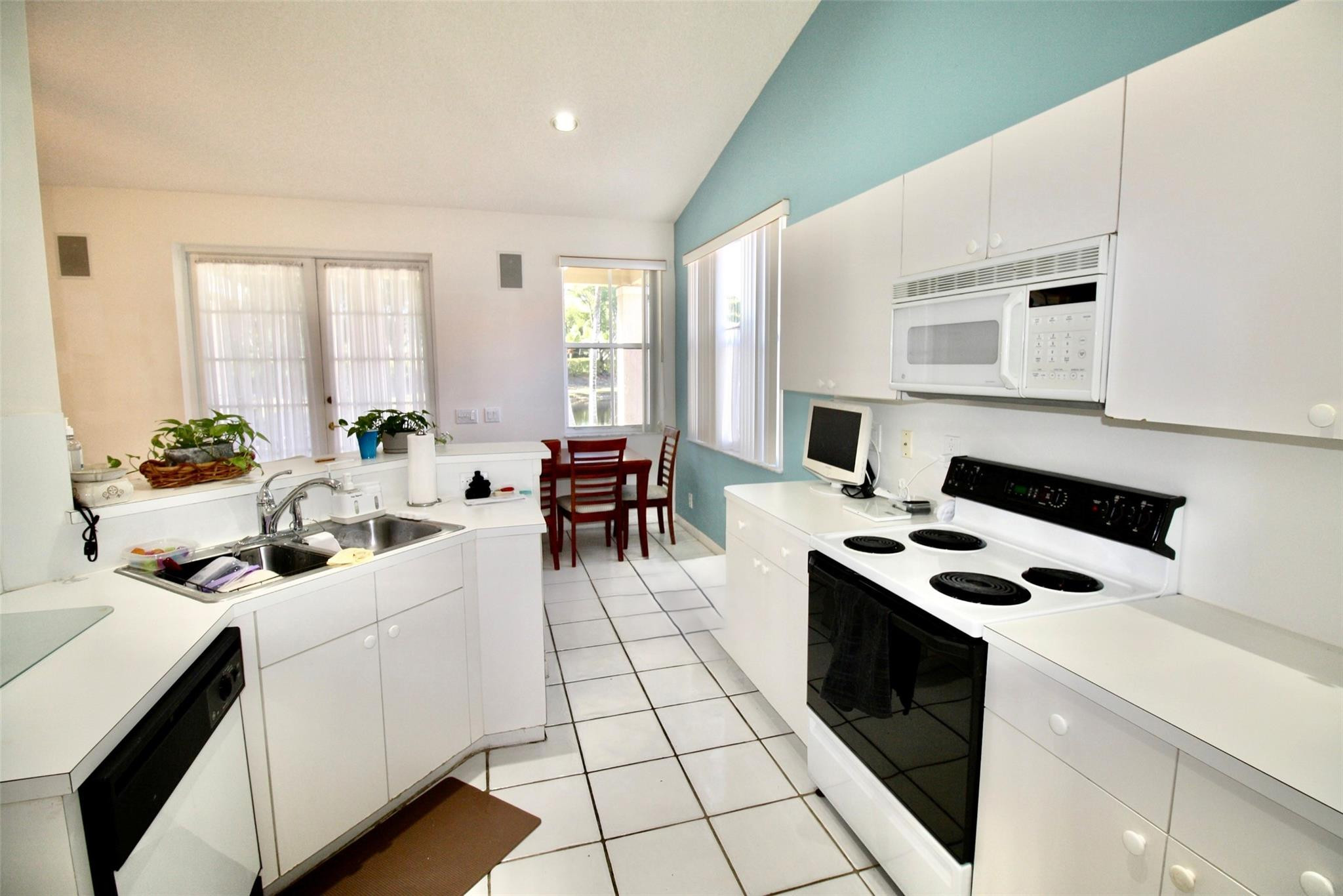 THE FALLS - Residential