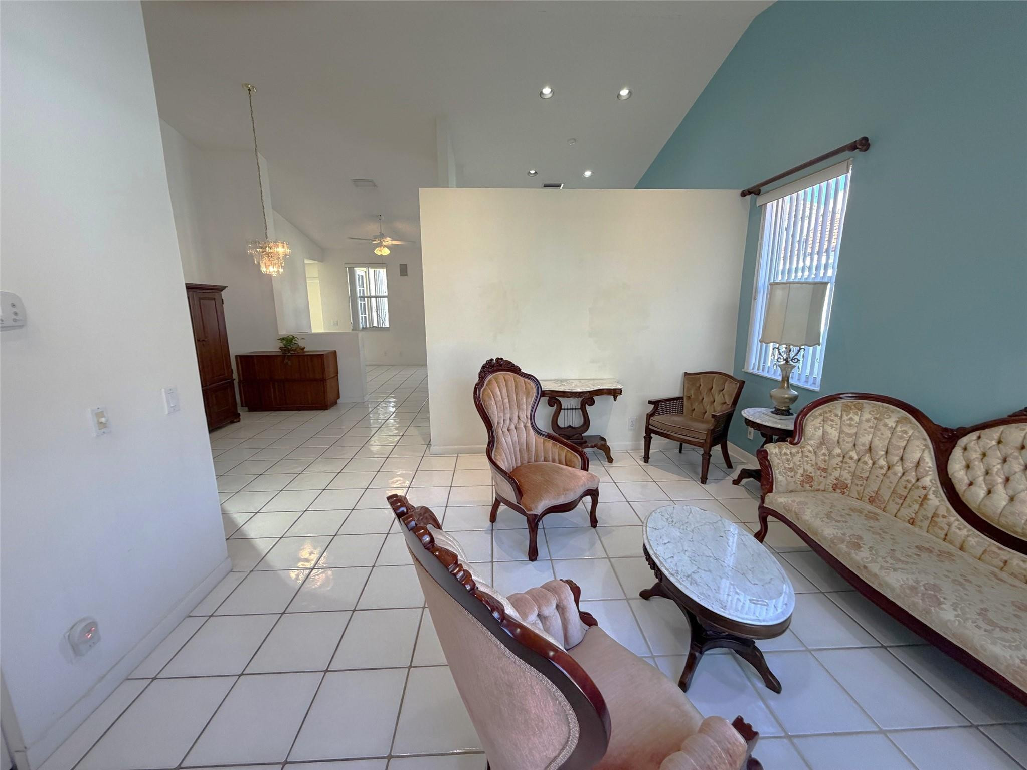 THE FALLS - Residential