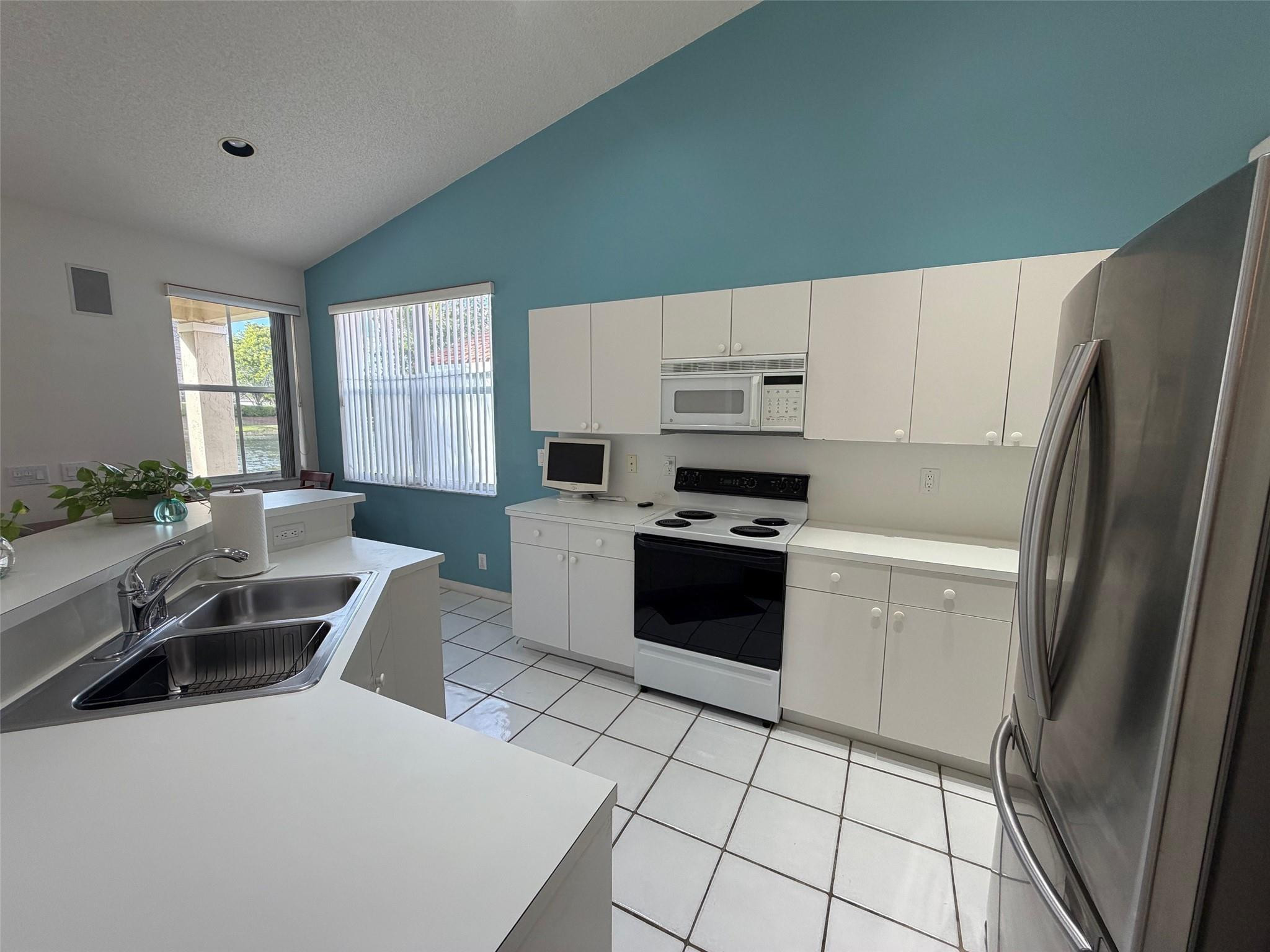 THE FALLS - Residential