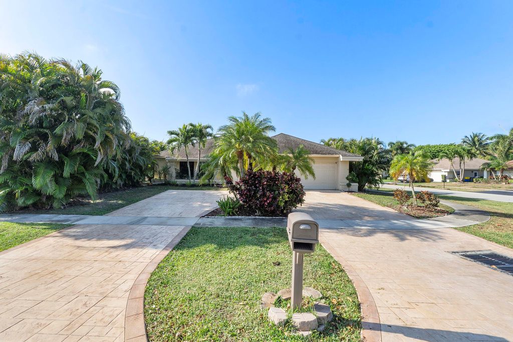 Photo of 18315 182nd Court S, Boca Raton, FL 33498 (MLS # R11077883)