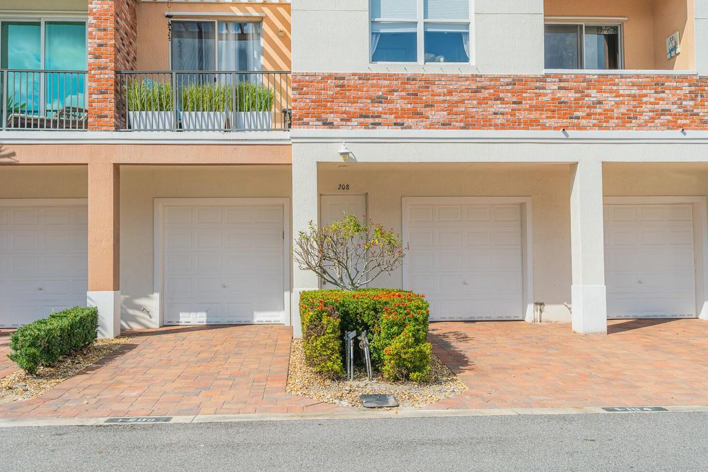 Photo of 10560 SW Stephanie Way #1208, Port Saint Lucie, FL 34987 (MLS # R11059236)