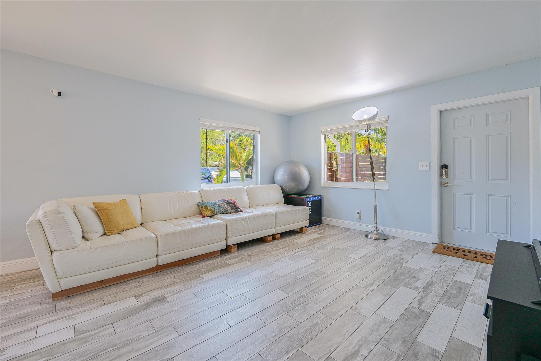 307 SW 8th St