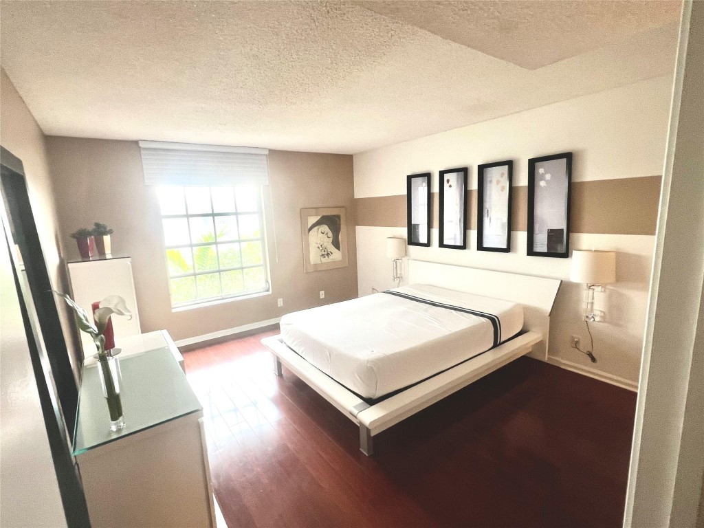 Imperial Point Colonnades - Residential