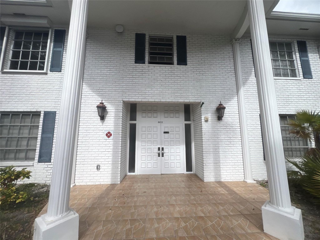 Imperial Point Colonnades - Residential
