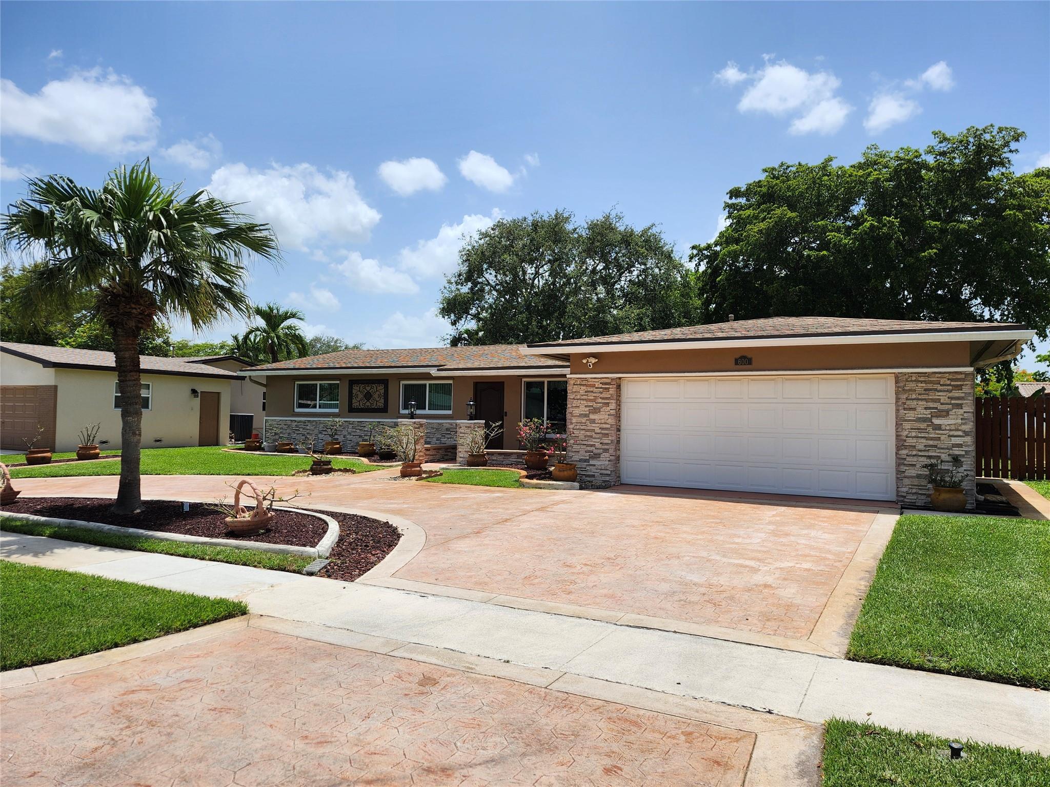 600 NW 93RD AVE