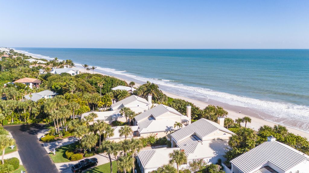 Photo of 210 N Camelia Court, Vero Beach, FL 32963 (MLS # B26024049)