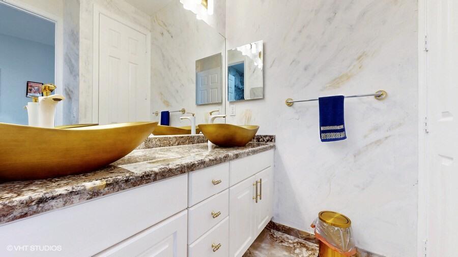 ISLES AT WELLINGTON 3 - Residential Lease