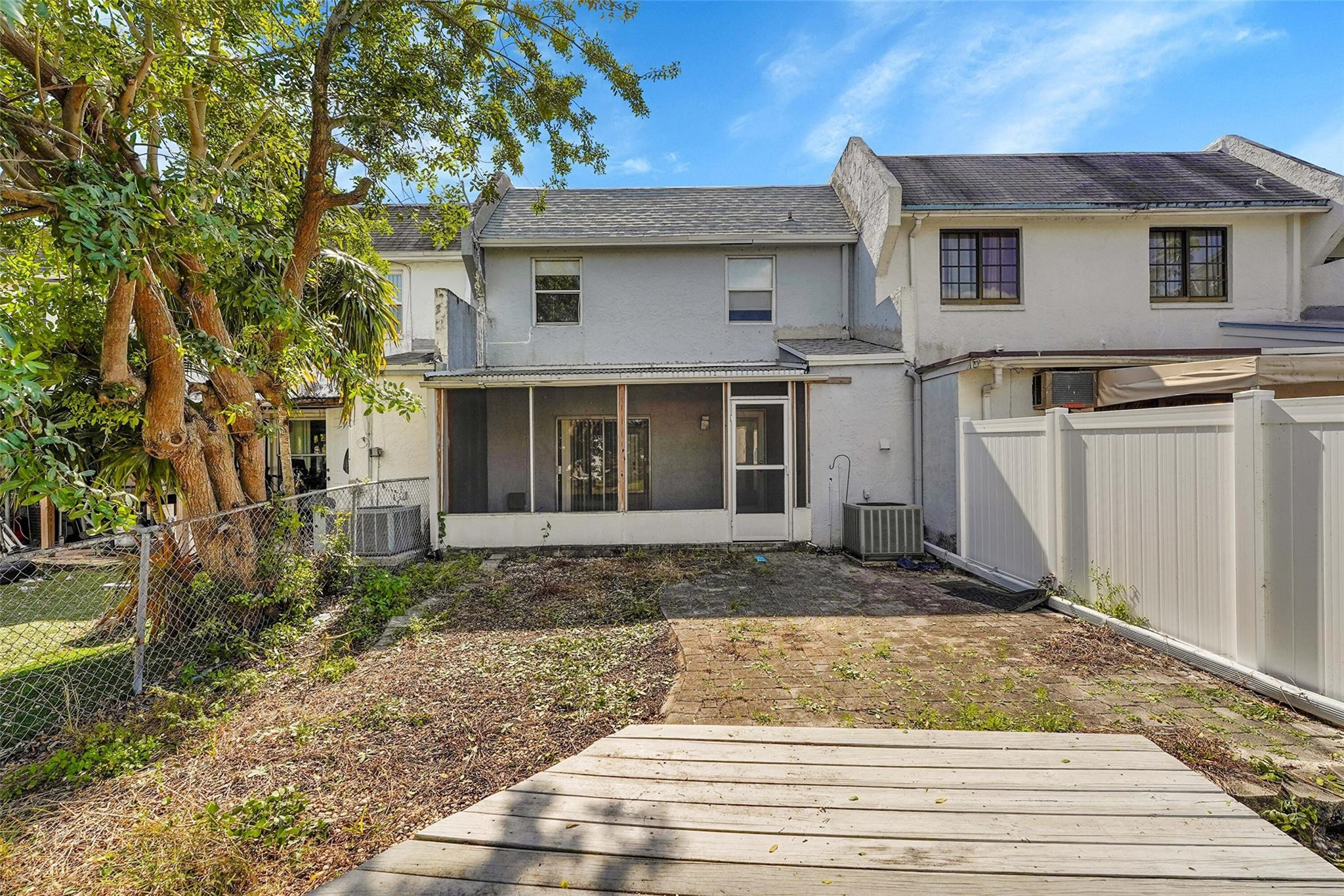 Tam-o-shanter Villas - Residential