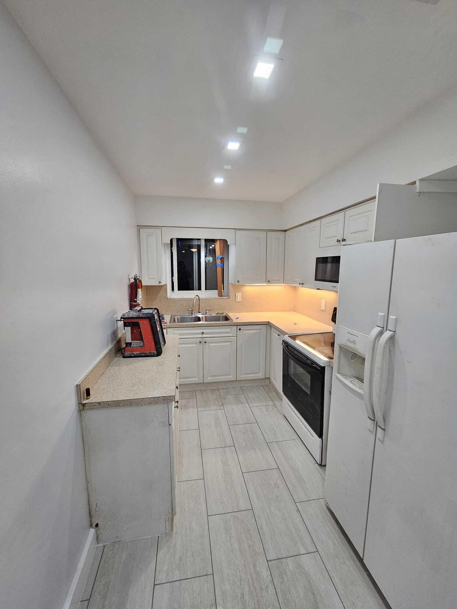 FLORAL HEIGHTS - Residential Lease