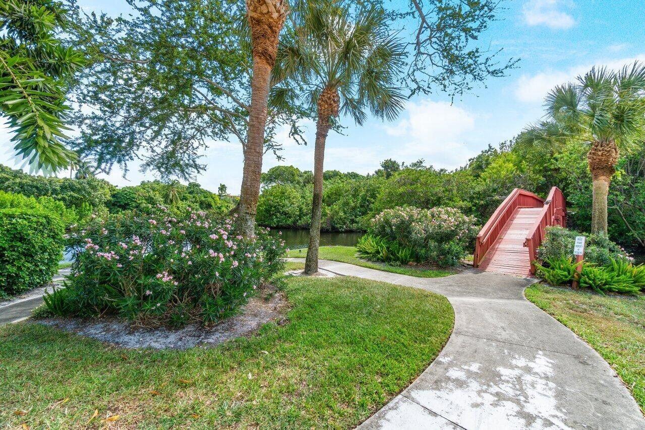 781 Apple Tree Lane