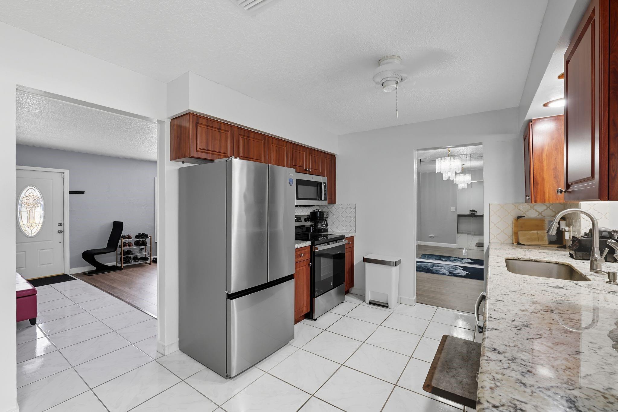 Westwood Commy 4 77-45 B - Residential