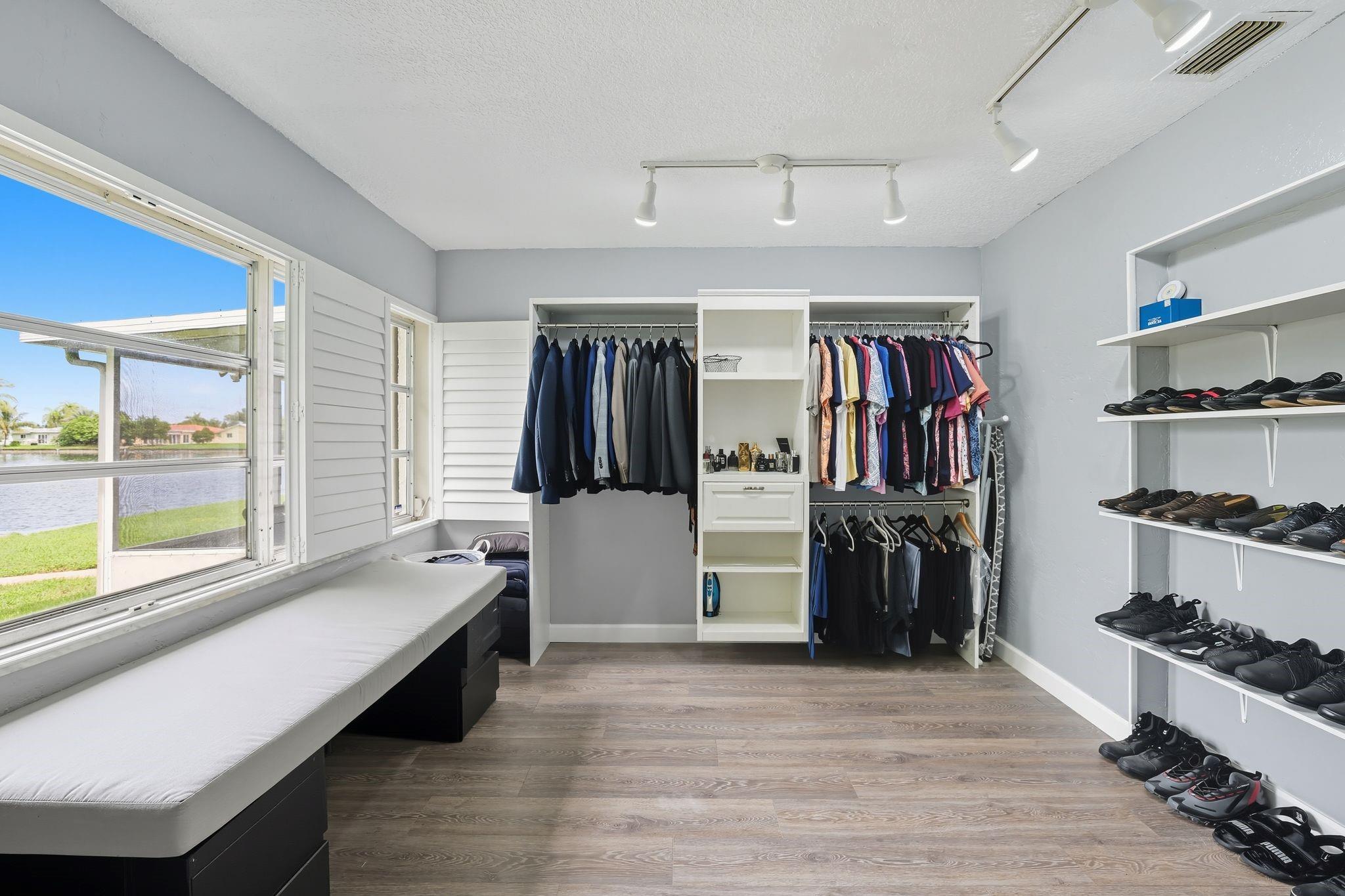Westwood Commy 4 77-45 B - Residential
