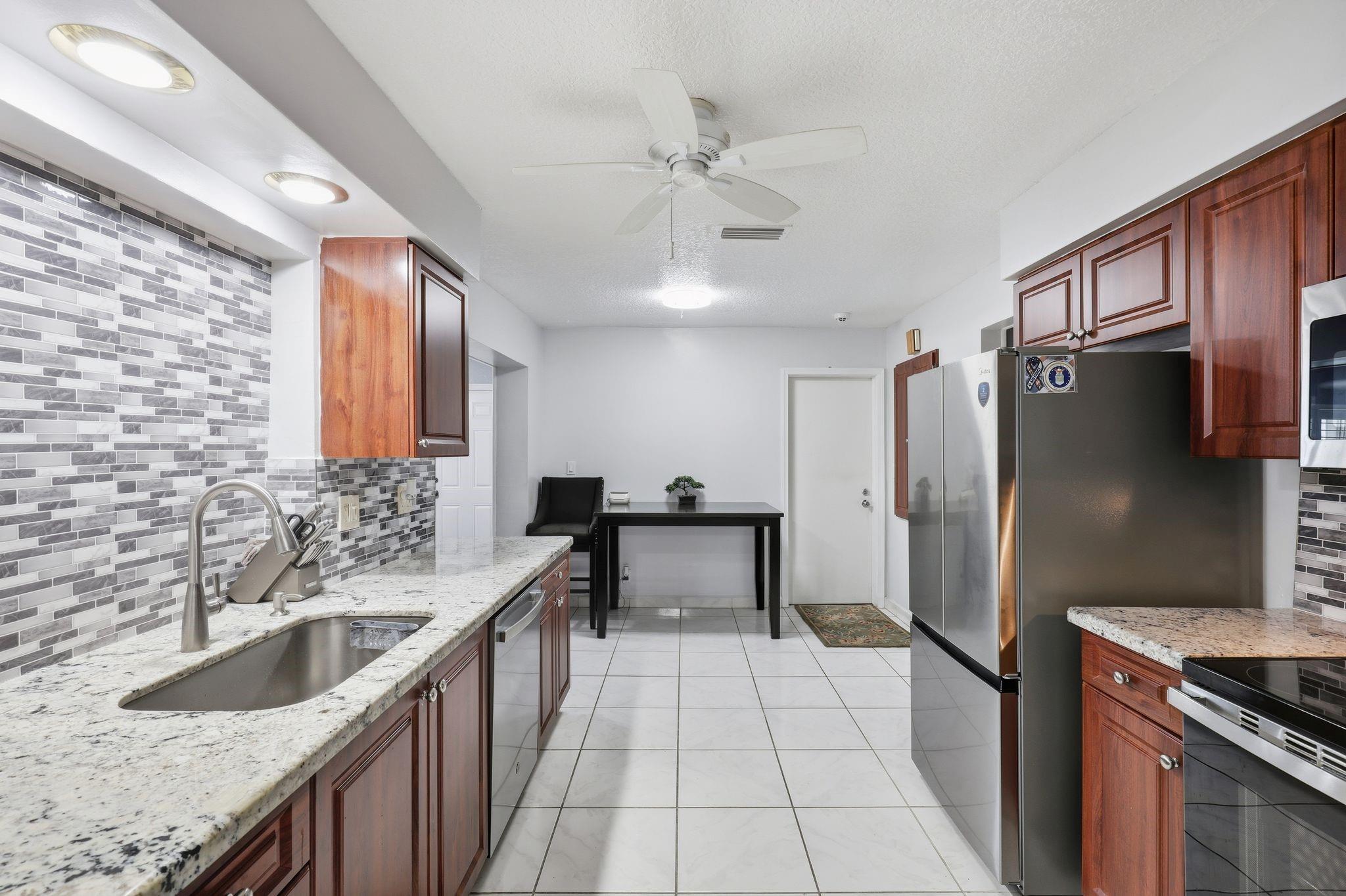Westwood Commy 4 77-45 B - Residential