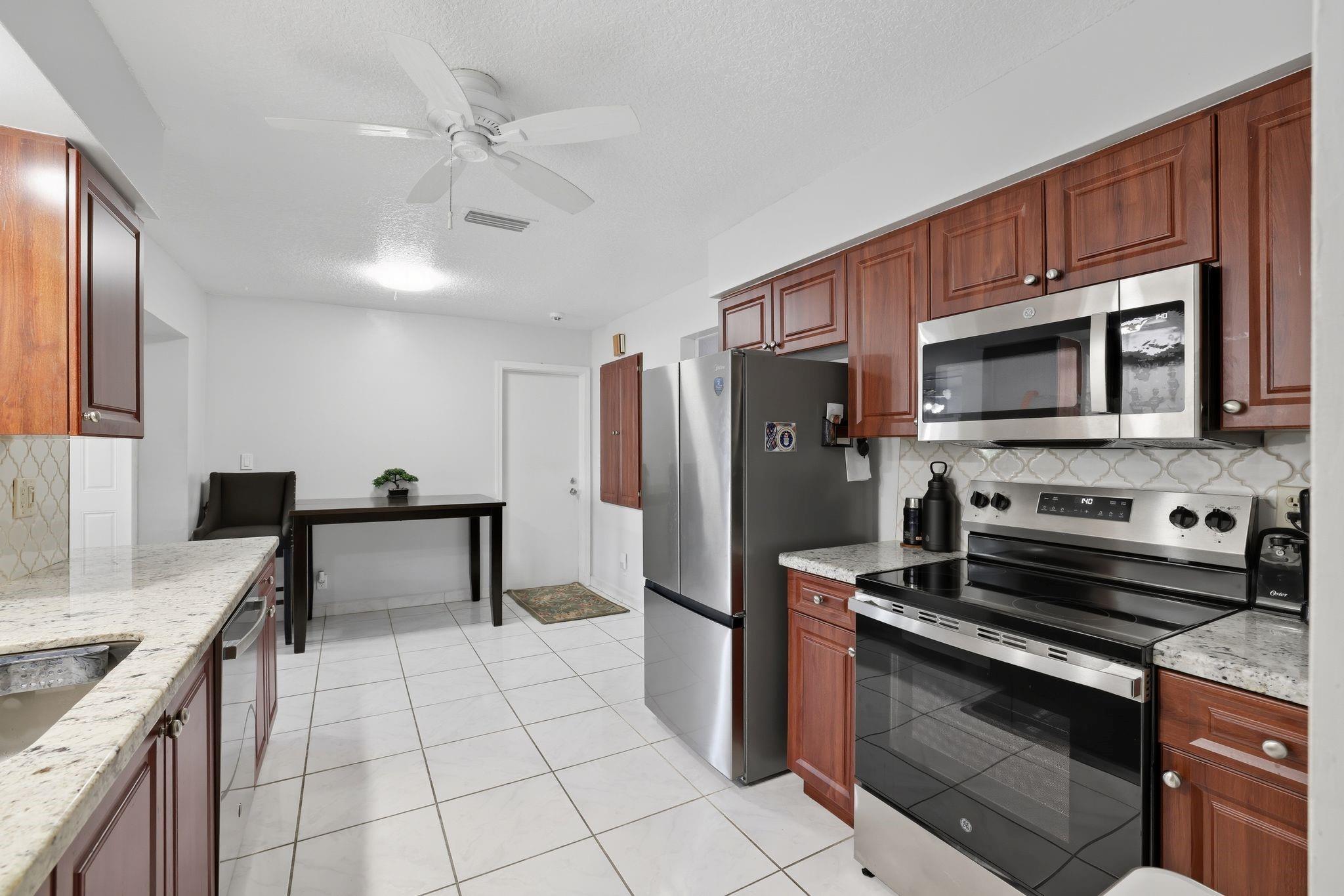 Westwood Commy 4 77-45 B - Residential