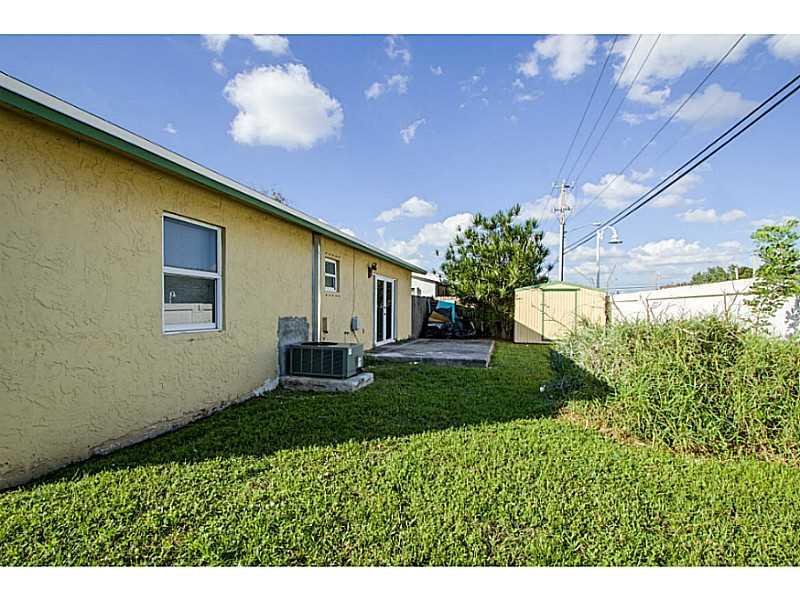 NORTH LAUDERDALE VILLAGE - Residential