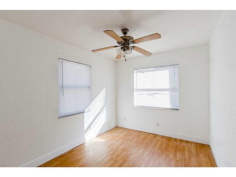 NORTH LAUDERDALE VILLAGE - Residential