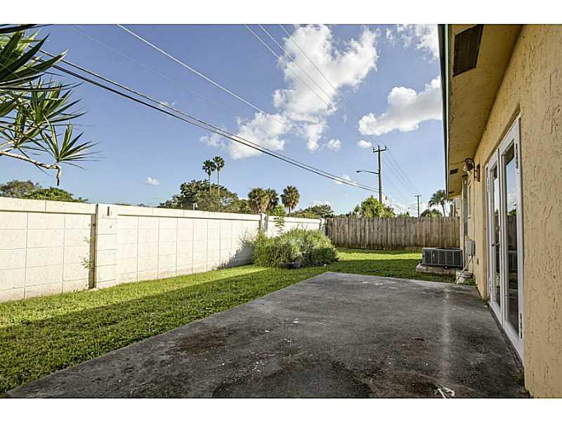 NORTH LAUDERDALE VILLAGE - Residential