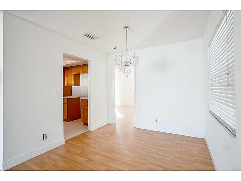 NORTH LAUDERDALE VILLAGE - Residential