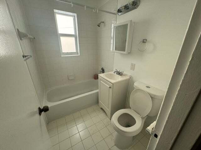 SUNSET PALM VILLAS CONDO - Residential