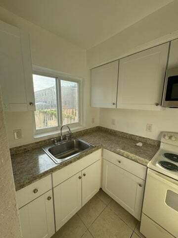 SUNSET PALM VILLAS CONDO - Residential