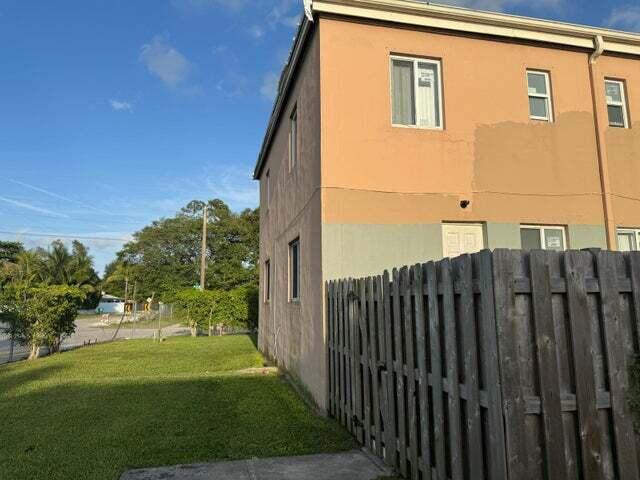 SUNSET PALM VILLAS CONDO - Residential