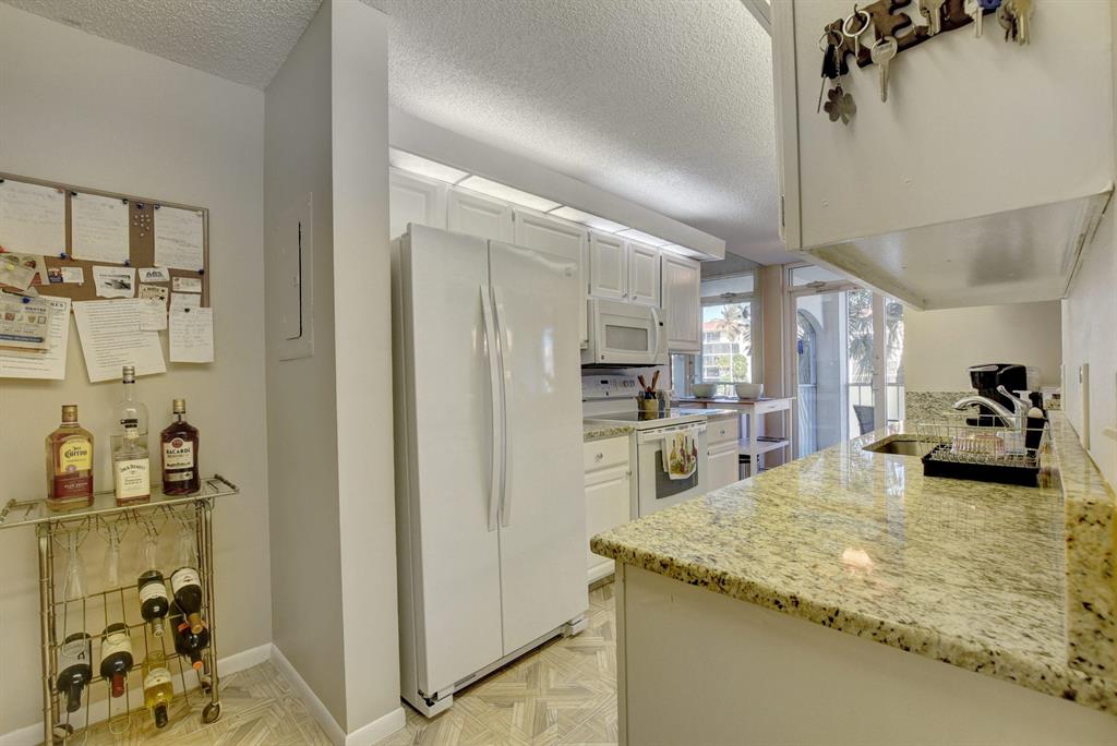 HALF MOON BAY CONDO - Residential Lease