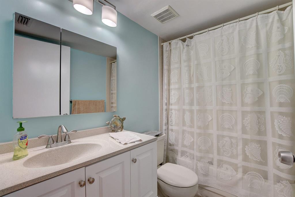 HALF MOON BAY CONDO - Residential Lease