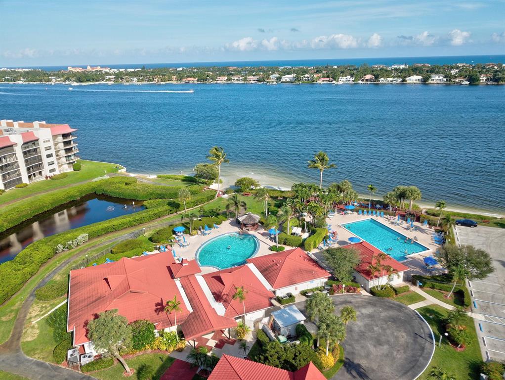 HALF MOON BAY CONDO - Residential Lease