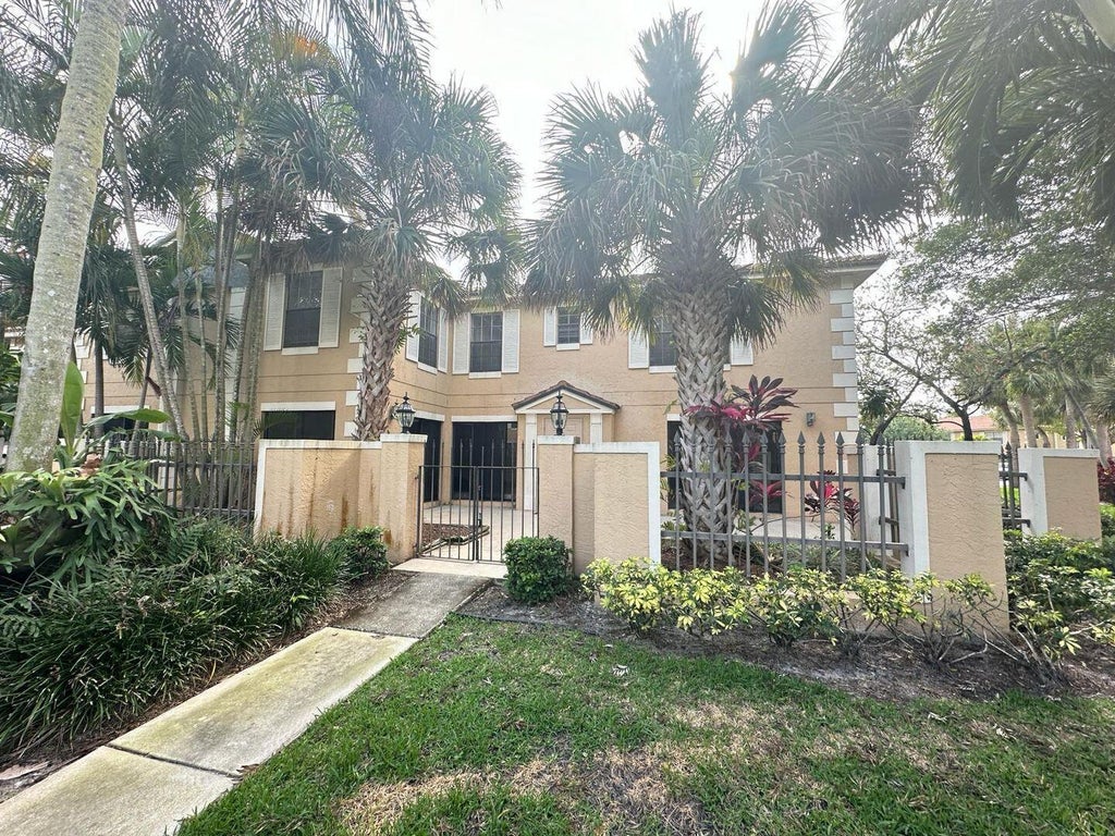 Photo of 356 PRESTWICK Circle #1, Palm Beach Gardens, FL 33418 (MLS # B26066619)