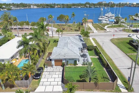 800 Polk St, Hollywood, FL 33019 - MLS#: F10495232