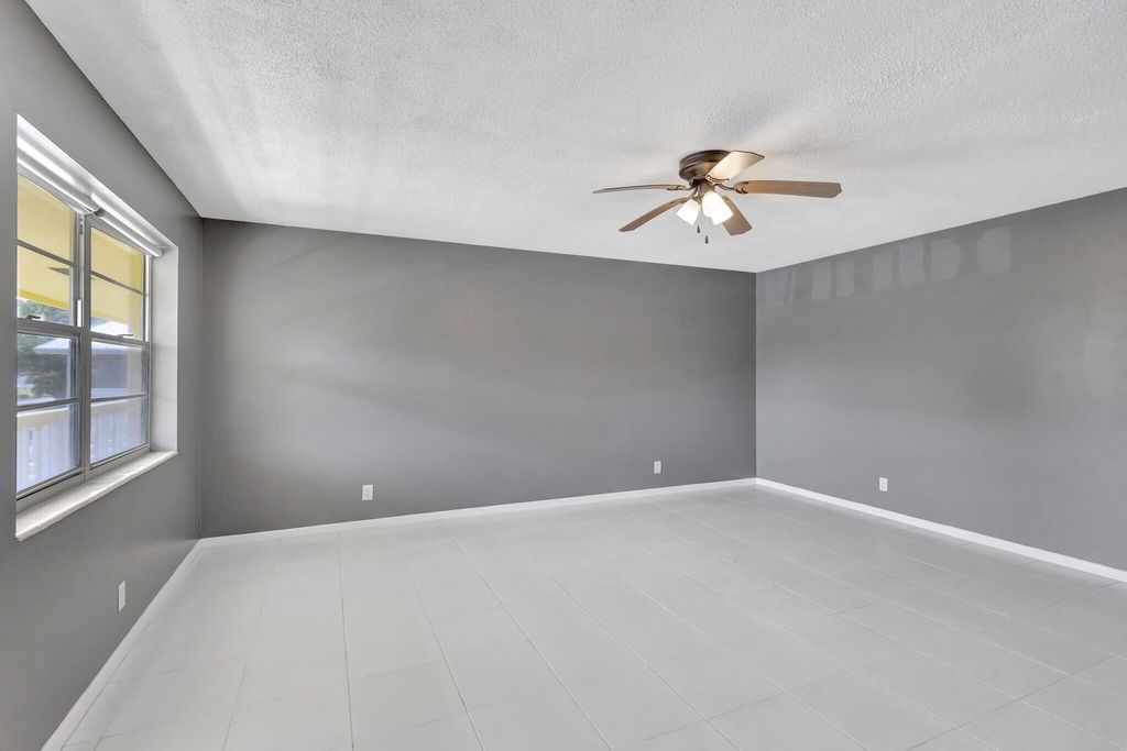 Photo of 110 E Sheffield E, West Palm Beach, FL 33417 (MLS # B26007033)
