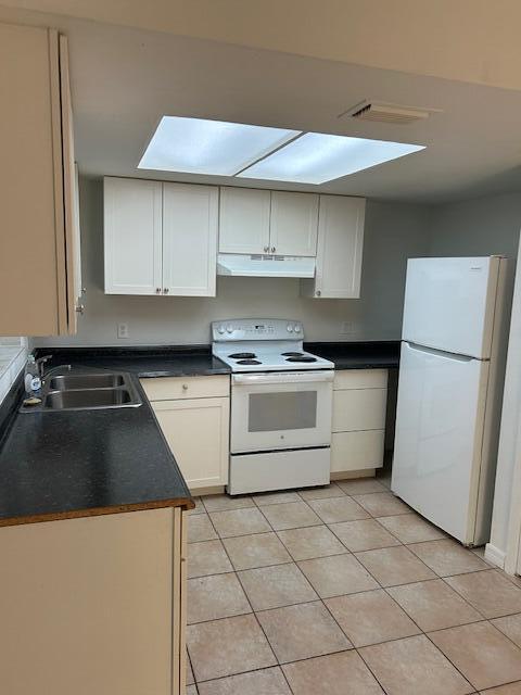 SAN LUCIE PLAZA SUBDIVISION UNIT 1 - Residential Lease