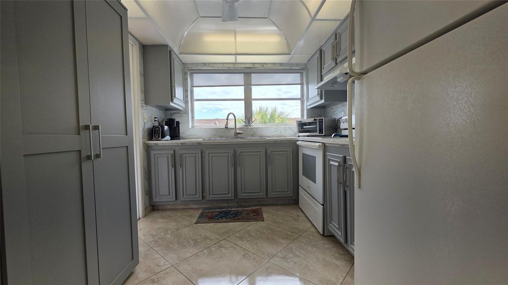 Photo of 4047 NW 16th St #302, Fort Lauderdale, FL 33313 (MLS # F10535359)