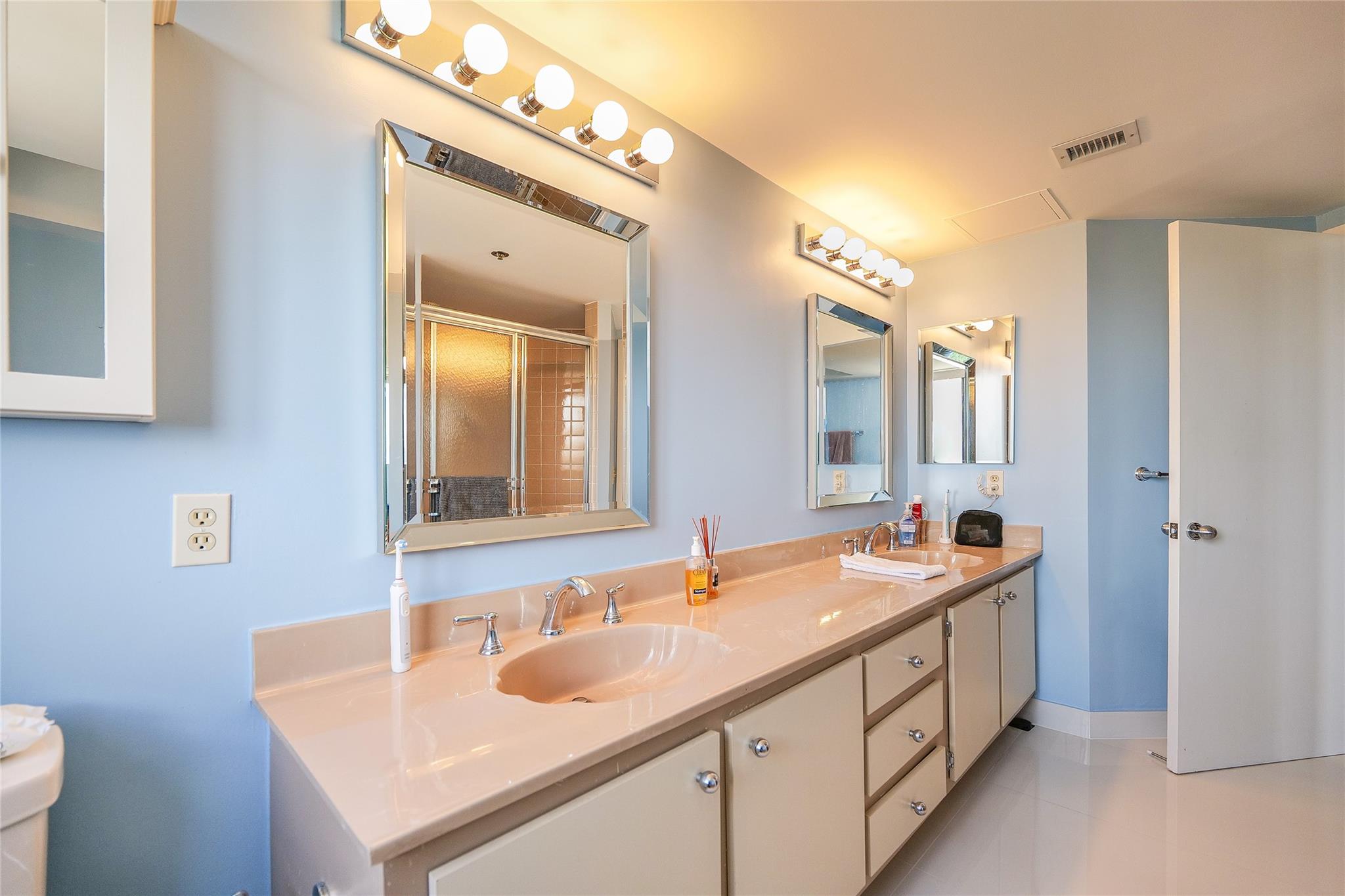 ENVIRON TOWERS - Residential