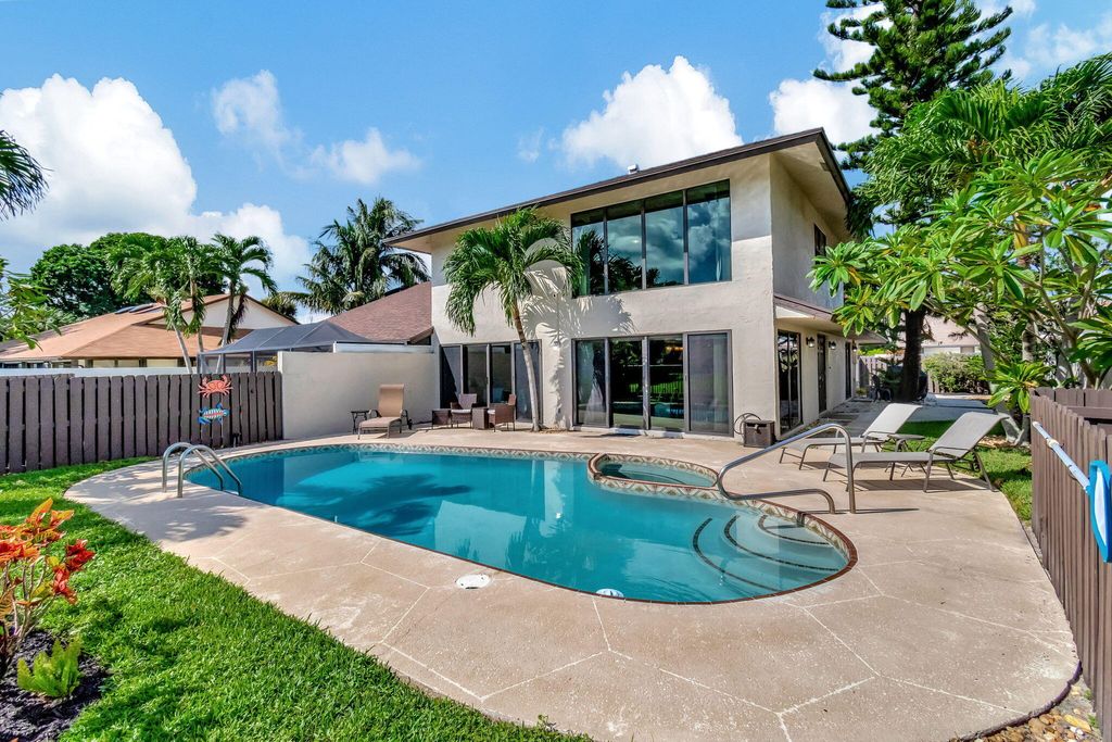 Photo of 291 SW 28th Avenue, Delray Beach, FL 33445 (MLS # R11105925)