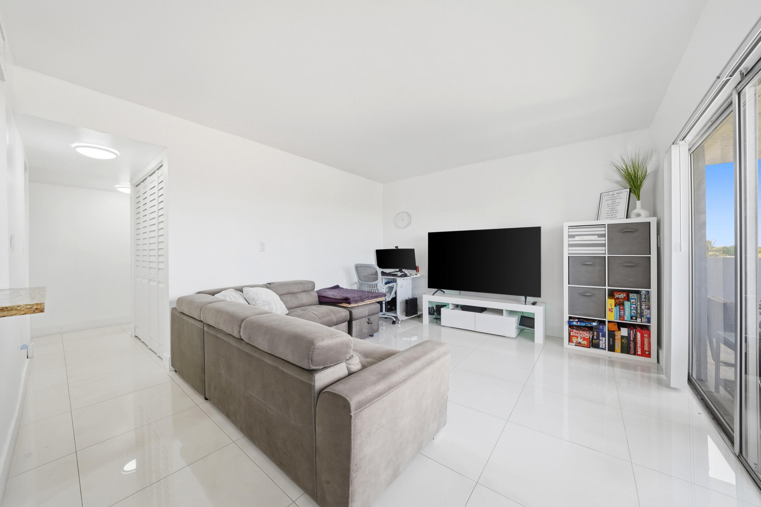 SEGOVIA CONDO - Residential